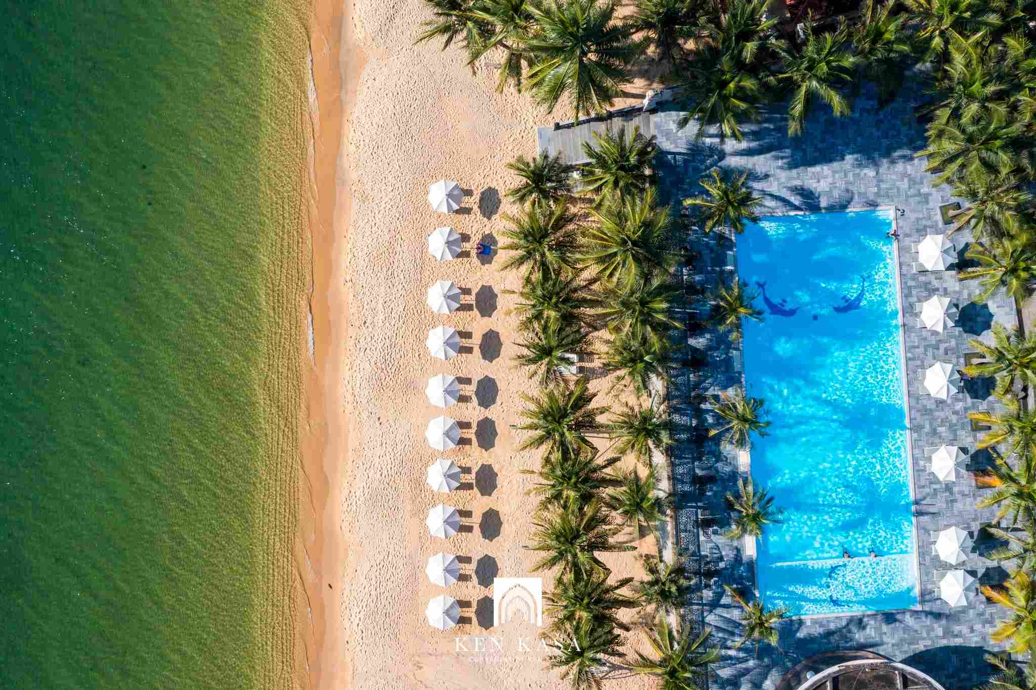 Hồ bơi tại Thi&ecirc;n Thanh Resort Ph&uacute; Quốc